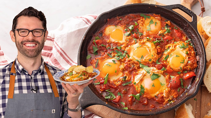 Συνταγή Shakshuka – Αυγά ποσέ σε σάλτσα ντομάτας